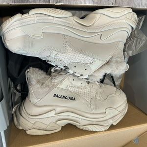 Balenciaga Triple S sneaker with fur size 37